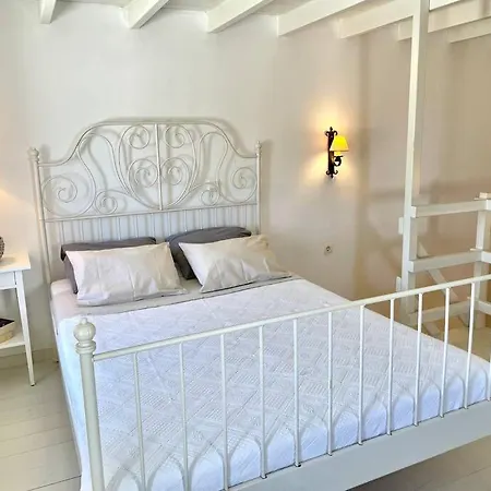Santa Maria-sophia Parikia (Paros)